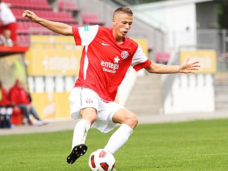 Sieben Tore in zehn Spielen: Das Mainzer Sturm-Talent Erik Durm trifft in seiner ersten Regionalliga-Saison bereits nach Belieben.