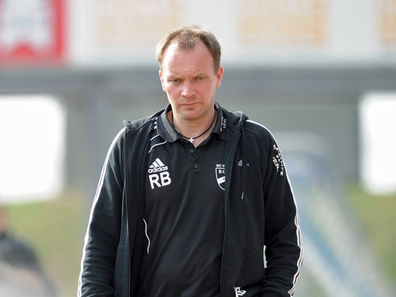 Volle Rückendeckung vom Präsidenten: Coach Raimund Bertels sitzt beim SC Verl fest im Sattel.