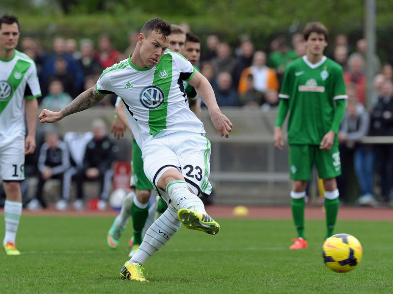 Auf dem Weg zum 16. Saisontreffer: Kevin Scheidhauer beim Elfmeter gegen Werder Bremen II.