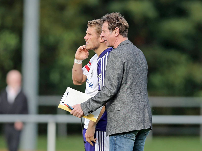 Im Gespräch mit Christopher Kramer: Uwe Erkenbrecher trainiert den VfR Neumünster seit März 2014, vorher coachte er den estnischen Klub JK Tammeka Tartu.