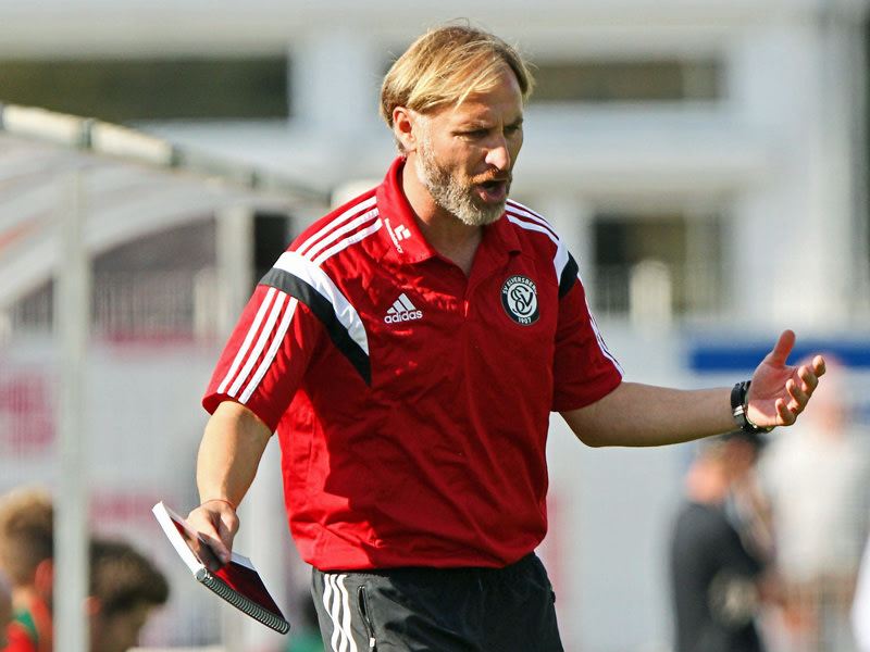 Ist sauer über die Arroganz einiger seiner Spieler: Elversbergs Coach Willi Kronhardt.
