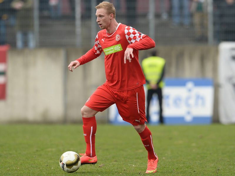 Verlängert seinen Vertrag beim TSV Steinbach bis 2019: Außenverteidiger Alexander Mißbach.