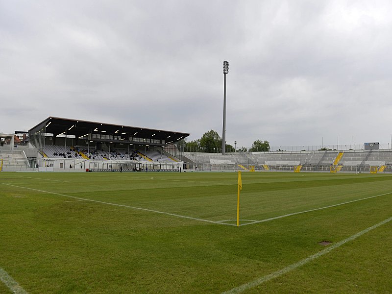Grünwalder Stadion in München: die alte und neue Spielstätte der Löwen.