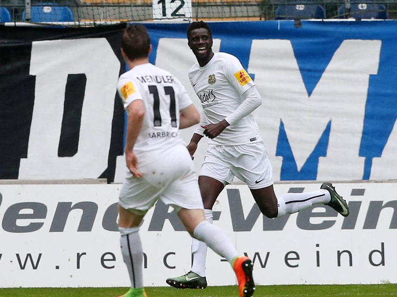 Alexandre Mendy jubelt nach seinem 1:0 in Mannheim