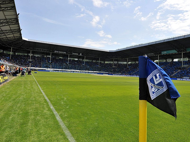 Eckfahne im Stadion des SV Waldhof Mannheim
