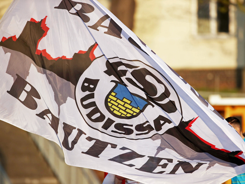 Die Fahne von Budissa Bautzen wird künftig in der Landesliga Sachsen geschwenkt.