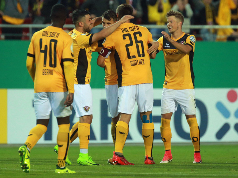 Dresdner Jubel nach dem Tor zum 2:1