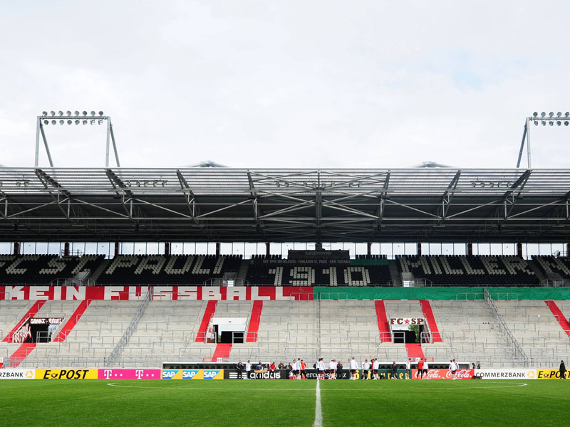 Dfb Uberklebt Anti Faschismus Banner Am Millerntor Nationalelf Kicker