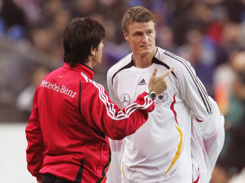 Joachim Löw 2005 mit dem jungen Robert Huth