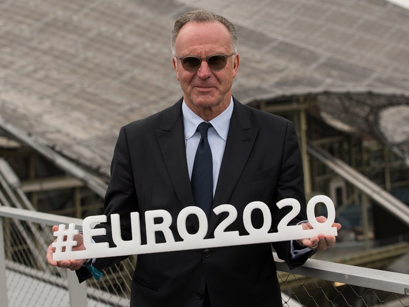 Auch in München wird 2020 gespielt: Karl-Heinz Rummenigge mit dem passenden Hashtag.