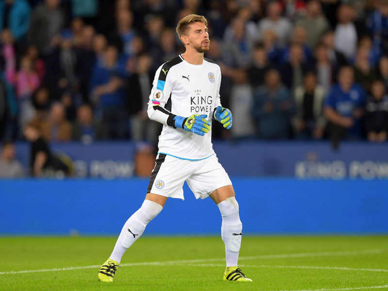 Bekommt derzeit nötige Spielpraxis: Leicester-Keeper Ron-Robert Zieler stellte sich den Fragen des kicker.