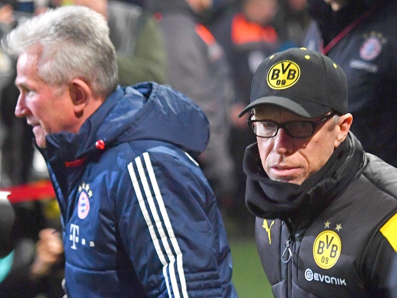 Das letzte Duell mit Jupp Heynckes lief für Dortmund nicht nach Plan: Peter Stöger (r.).