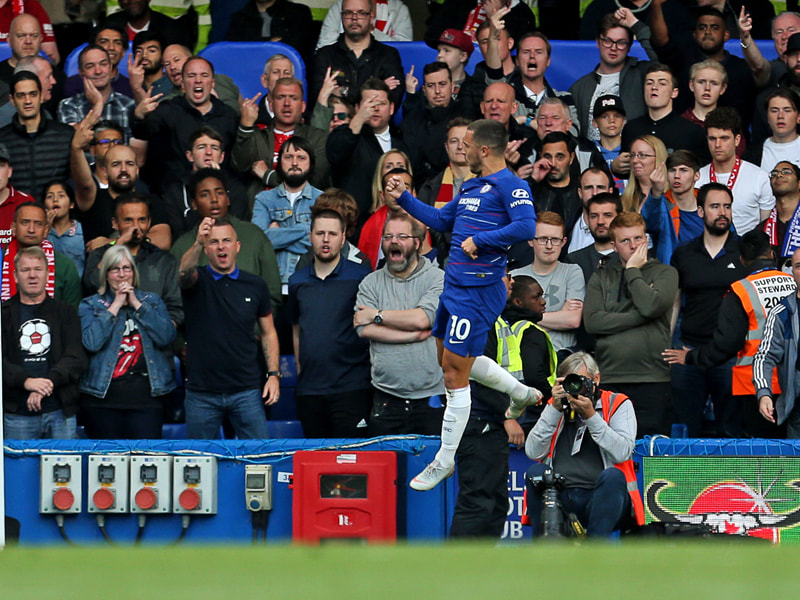 In Topform: Eden Hazard feiert sein Führungstor gegen Liverpool.