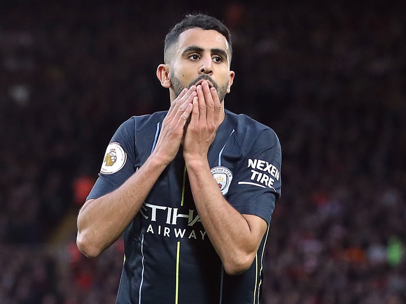 Matchball vergeben: Riyad Mahrez nach seinem verschossenen Elfmeter.