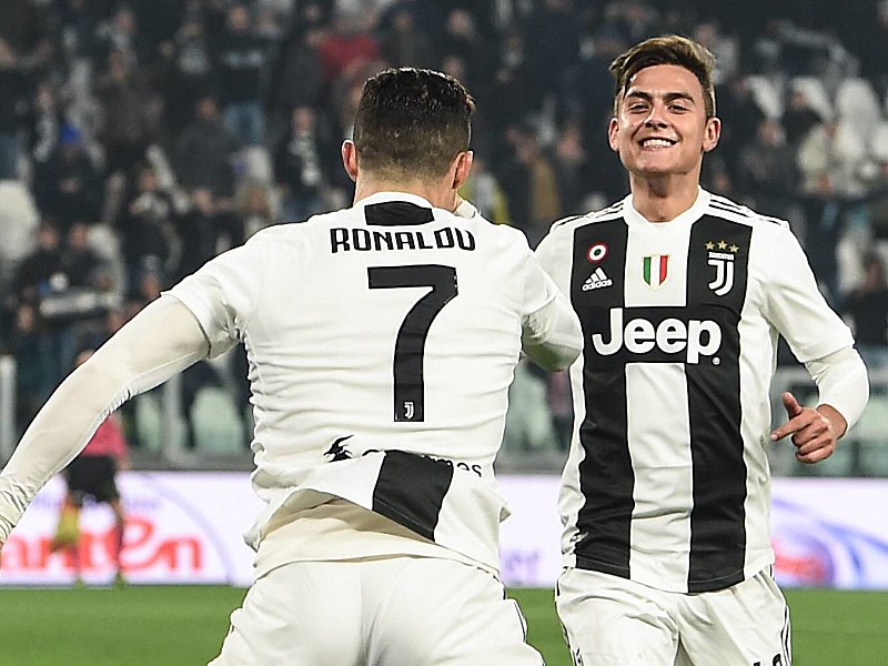Geteilte Freude ist doppelte Freude: Cristiano Ronaldo und Paulo Dybala.