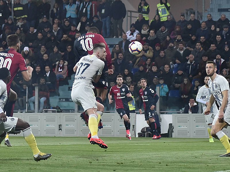 Cagliari oben auf: In Sardinien musste Inter Mailand einen Dämpfer hinnehmen.