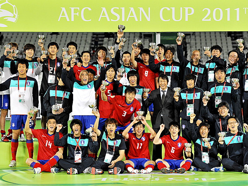 Südkorea siegte gegen Usbekistan 3:2 und kann sich über Rang drei beim Asien Cup freuen.