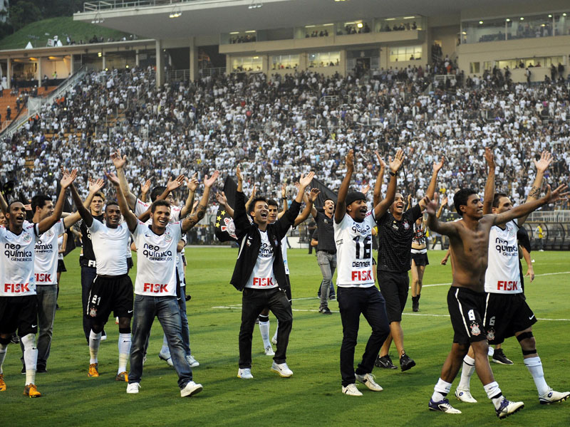Zum fünften Mal brasilianischer Meister: Die Corinthians-Spieler feiern.