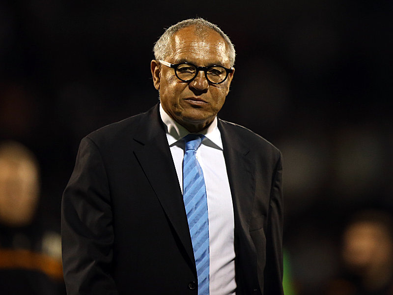Sichtlich geknickt verließ Trainer Felix Magath den Rasen nach Spielende.