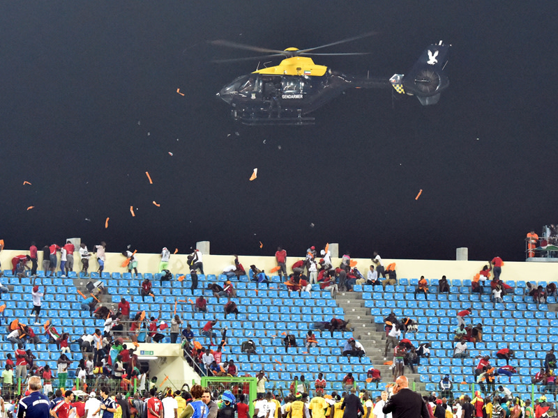 Unschöne Szenen in Malabo: Äquatorialguineas Anhänger mussten per Hubschrauber vertrieben werden.