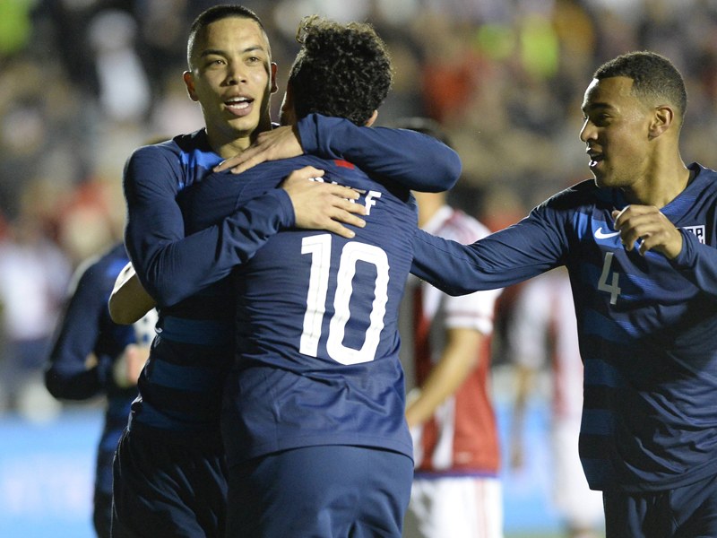 Bobby Wood (li.)