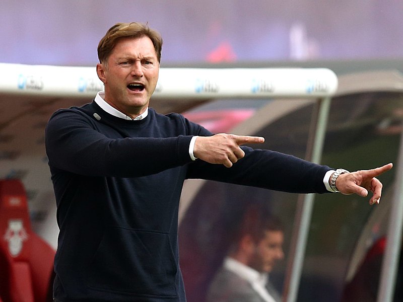 Bereitet RB Leipzig auf das erste Champions-League-Auswärtsspiel der Vereinsgeschichte vor: Trainer Ralph Hasenhüttl.