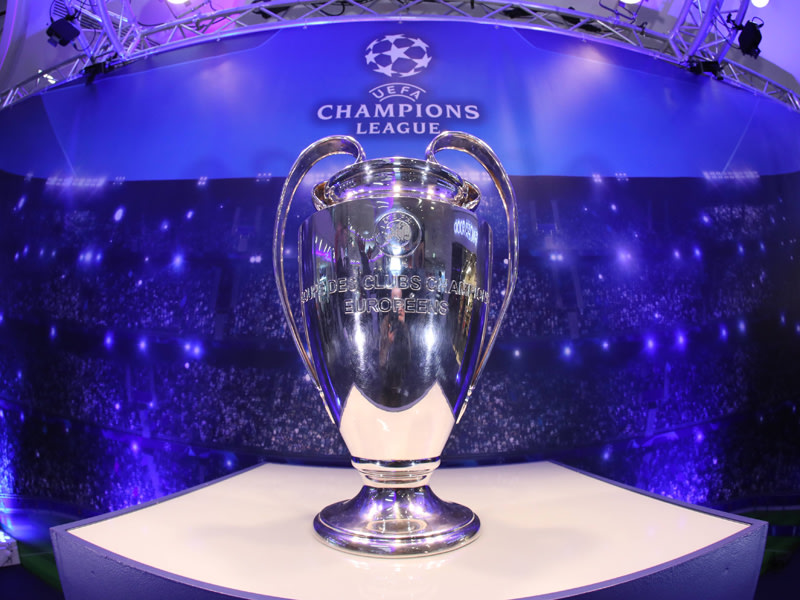 Champions-League-Trophäe