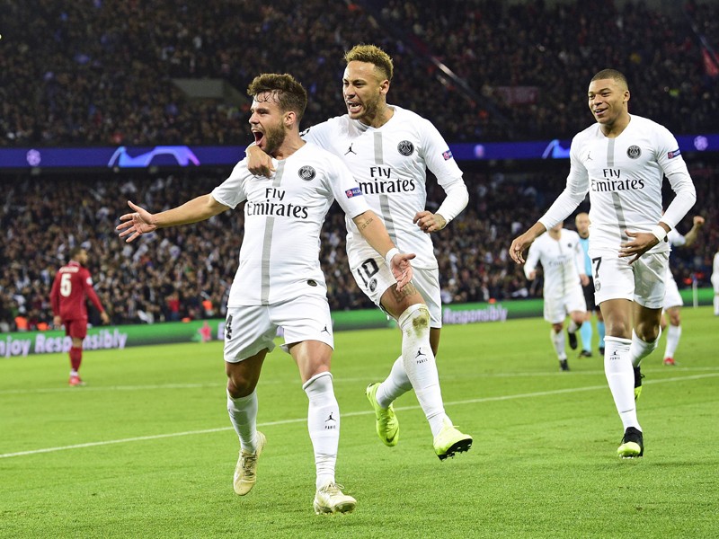 Schütze des Führungstreffers: Ex-Bayern-Profi Juan Bernat (li.) traf zum 1:0 für PSG, Neymar (Mitte) später zum 2:0.