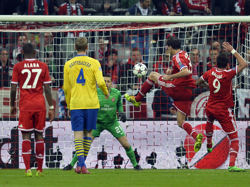 Javi Martinez (2. v. re.)