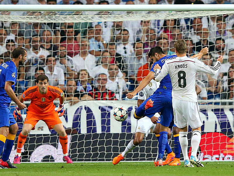 Alvaro Morata (2.v.re.)
