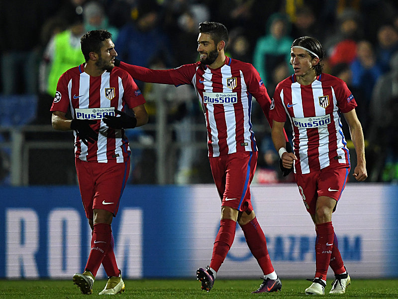Koke, Yannick Ferreira-Carrasco und Filipe Luis (von links)