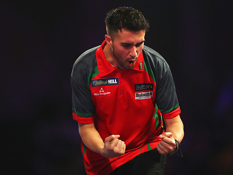 jamie lewis zwingt peter wright in die