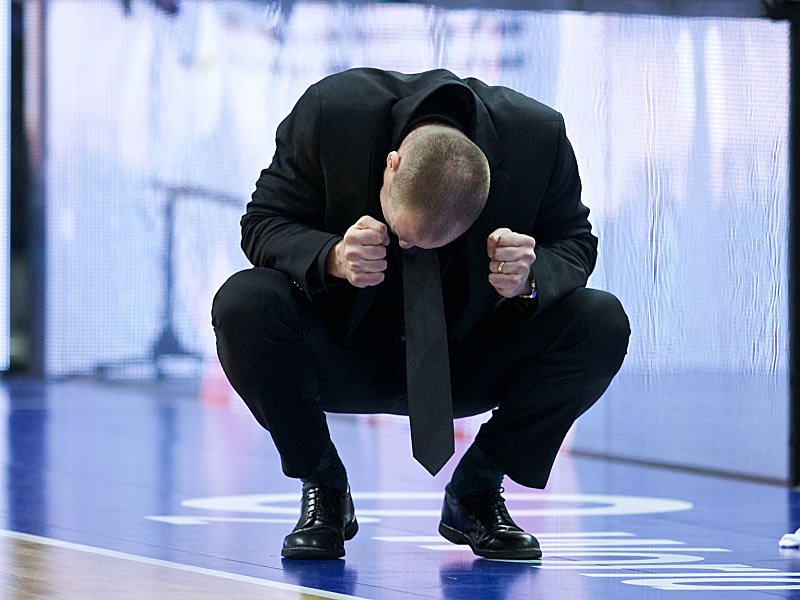 Am Boden zerstört: TBB-Coach Henrik Rödl.