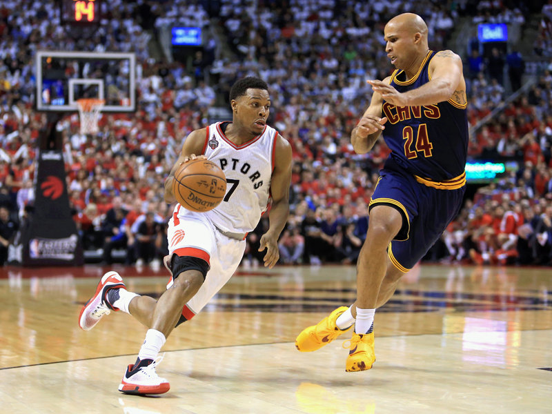 Kyle Lowry (links)