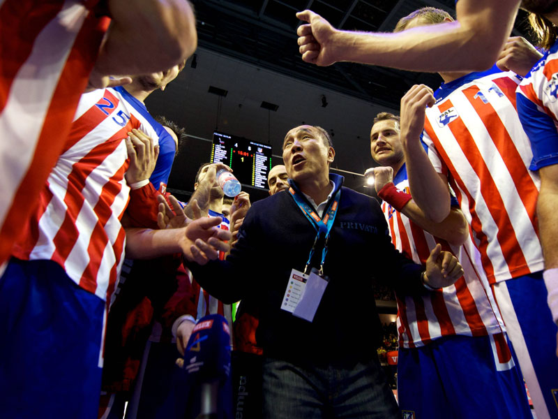 Plötzlich arbeitslos: Trainer Talant Dujshebaev und die Spieler von Atletico Madrid.