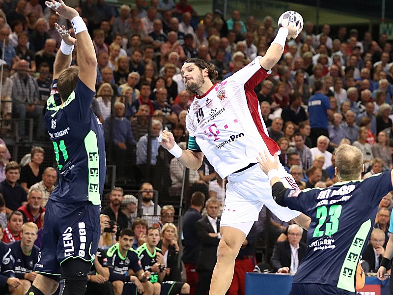 Den Sieg aus der Hand gegeben: Veszprem um Laszlo Nagy sah in Flensburg lange wie der Sieger aus.