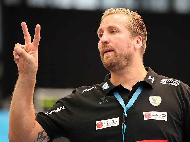 Zwei weniger? Sportlicher Leiter Oliver Roggisch und die Rhein-Neckar Löwen könnten vom EHF-Bannstrahl getroffen werden.