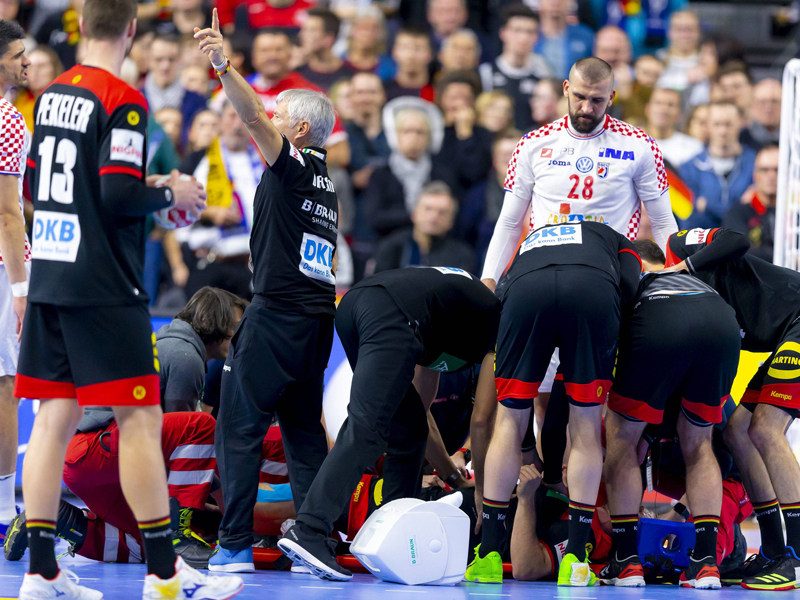 Martin Strobel wird behandelt