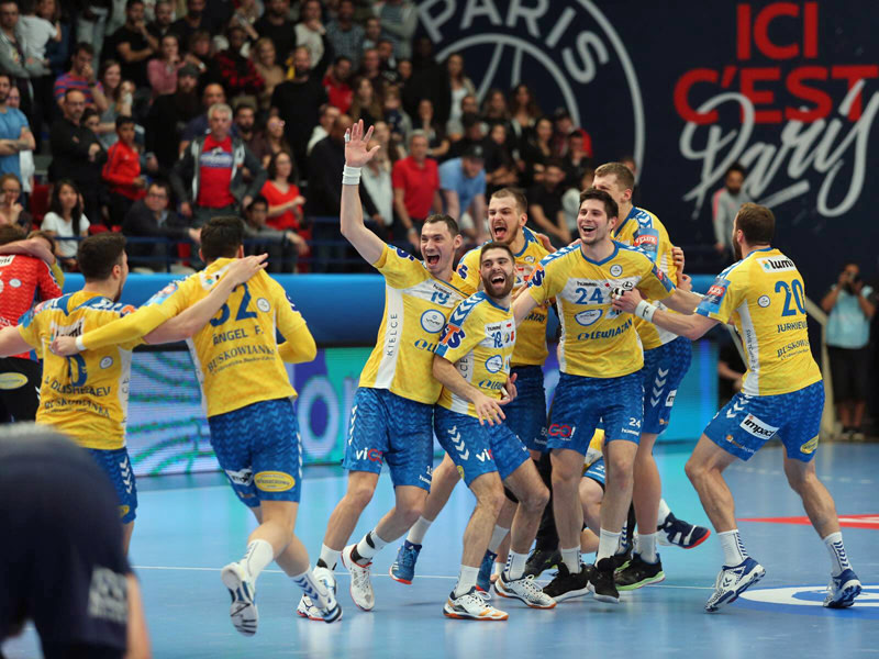 Freude nach einer deutlichen Niederlage in Paris: Kielce trifft im CL-Halbfinale auf Veszprem.