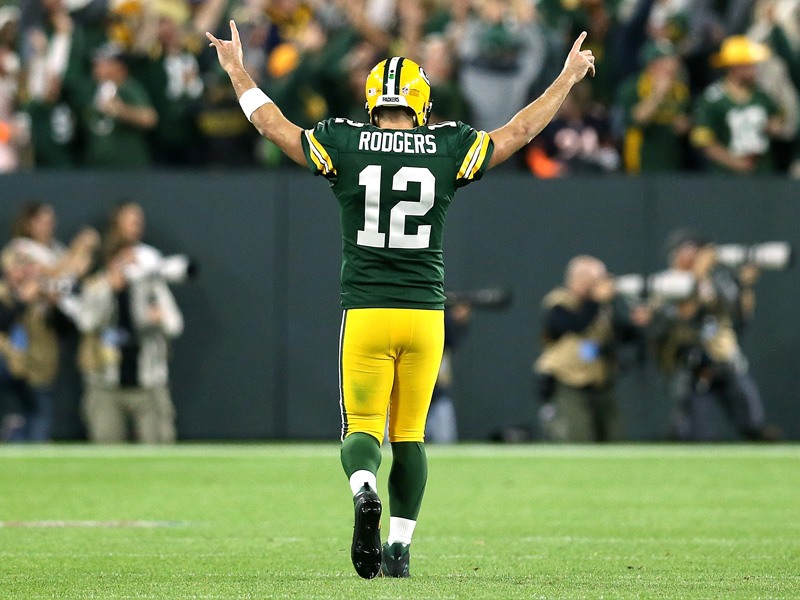 Verletzter Aaron Rodgers Fuhrt Green Bay Packers Zu Wahnsinns Comeback Gegen Den Erzrivalen Chicago Bears Kicker