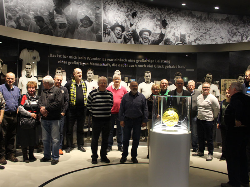 Fußballgeschichte greifbar im Deutschen Fußballmuseum.
