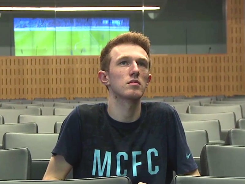 Manchester City nimmt FIFA-Spieler unter Vertrag - kicker