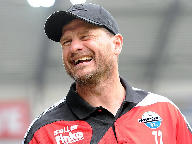 Paderborns Trainer Steffen Baumgart freut sich auf "geiles ...