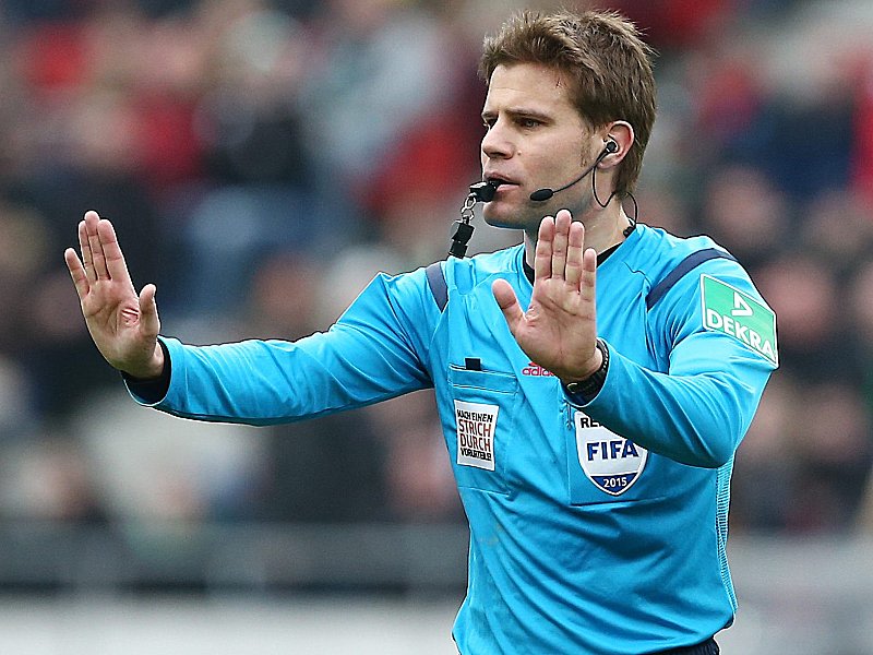 "Absolut verdient": Brych pfeift das Finale | DFB-Pokal ...