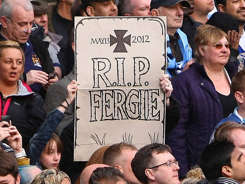 Tevez jubelt mit "RIP Fergie"-Plakat | Internationaler ...