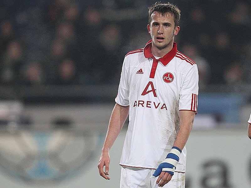 Daumen hoch Pekhart erfolgreich operiert Startseite kicker