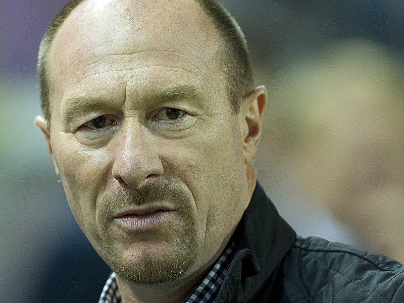 Wolfgang Wolf steuert die HansaKogge 2. Bundesliga kicker