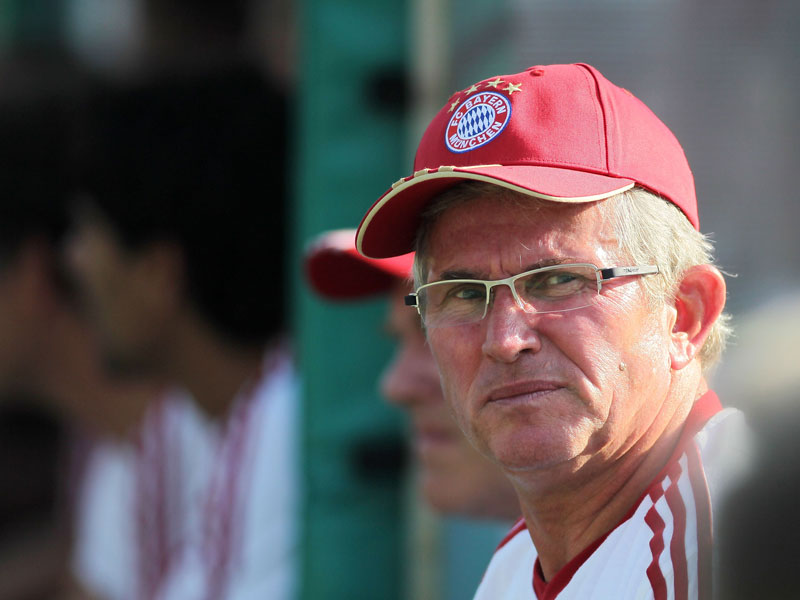 Gegen wen geht's um die Millionen? Die Bayern und Trainer Jupp Heynckes warten gespannt.