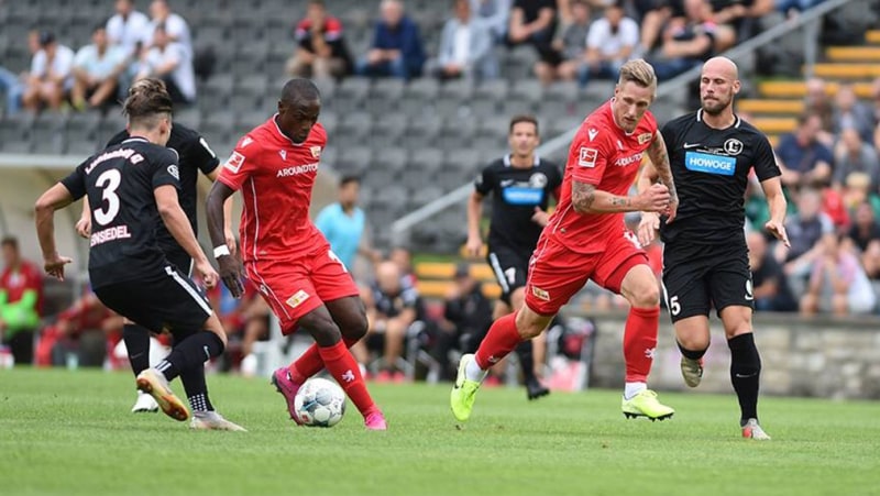 Spielbericht Subotic Ich Bin Jetzt Auch Im Angebot Sv Lichtenberg 47 1 Fc Union Berlin 1 4 Kw 33 2019 Fussball Vereine Freundschaftsspiele 2019 20 Kicker