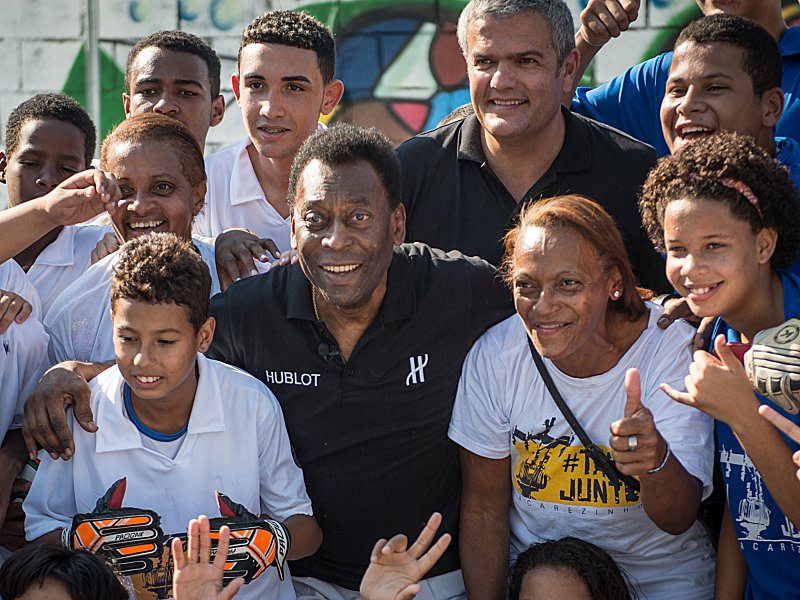 Beliebt wie eh und je: Pelé (Mitte).